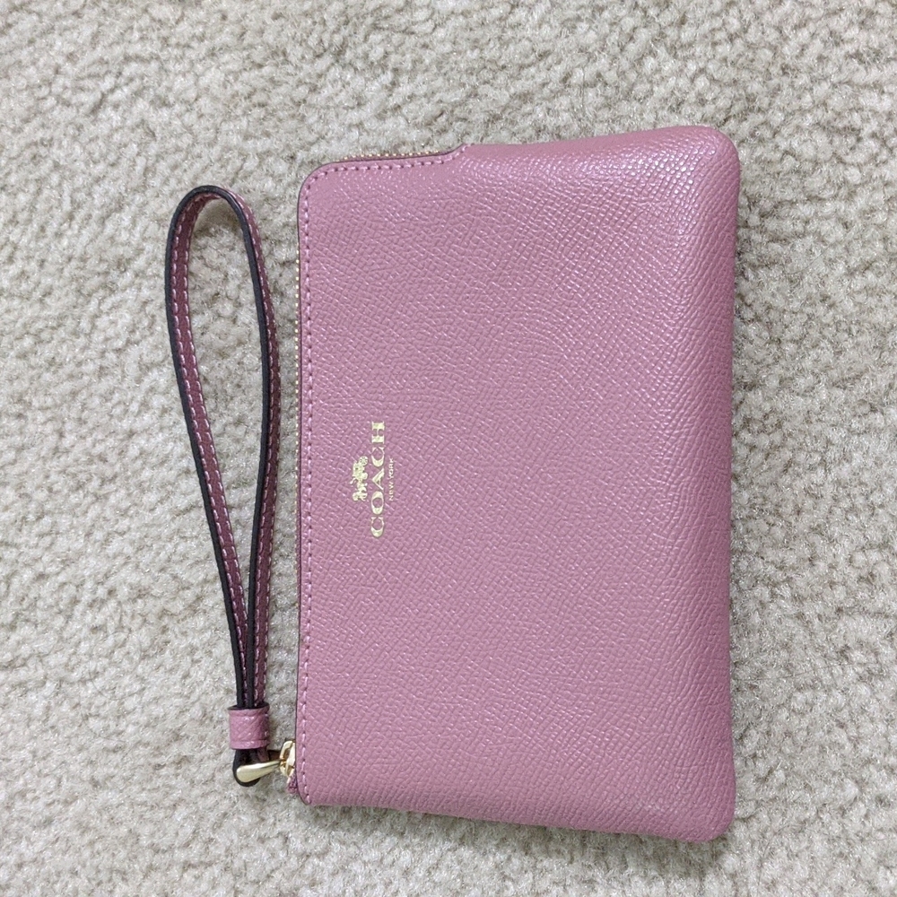 Mauve wristlet